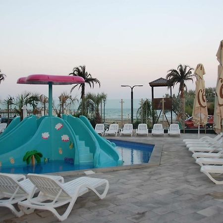 Umi Apartment Alezzi Resort Navodari Ngoại thất bức ảnh