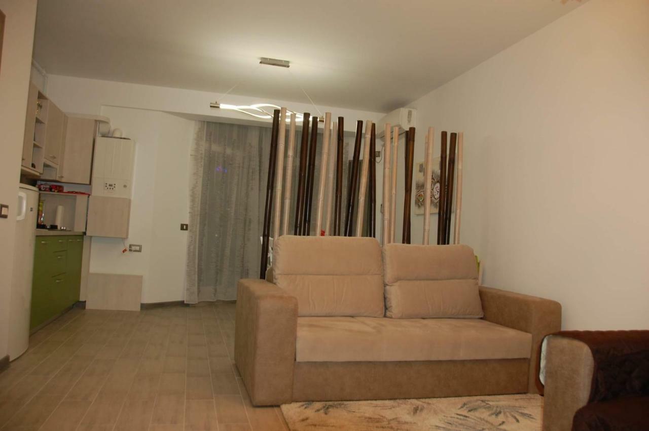 Umi Apartment Alezzi Resort Navodari Ngoại thất bức ảnh